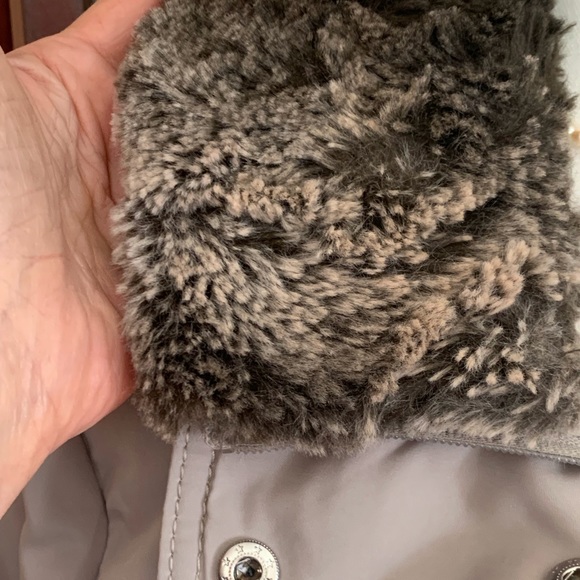 WOMEN’S CROFT & BARROW QUILTED WINTER COAT - SZ MEDIUM - Picture 4 of 16